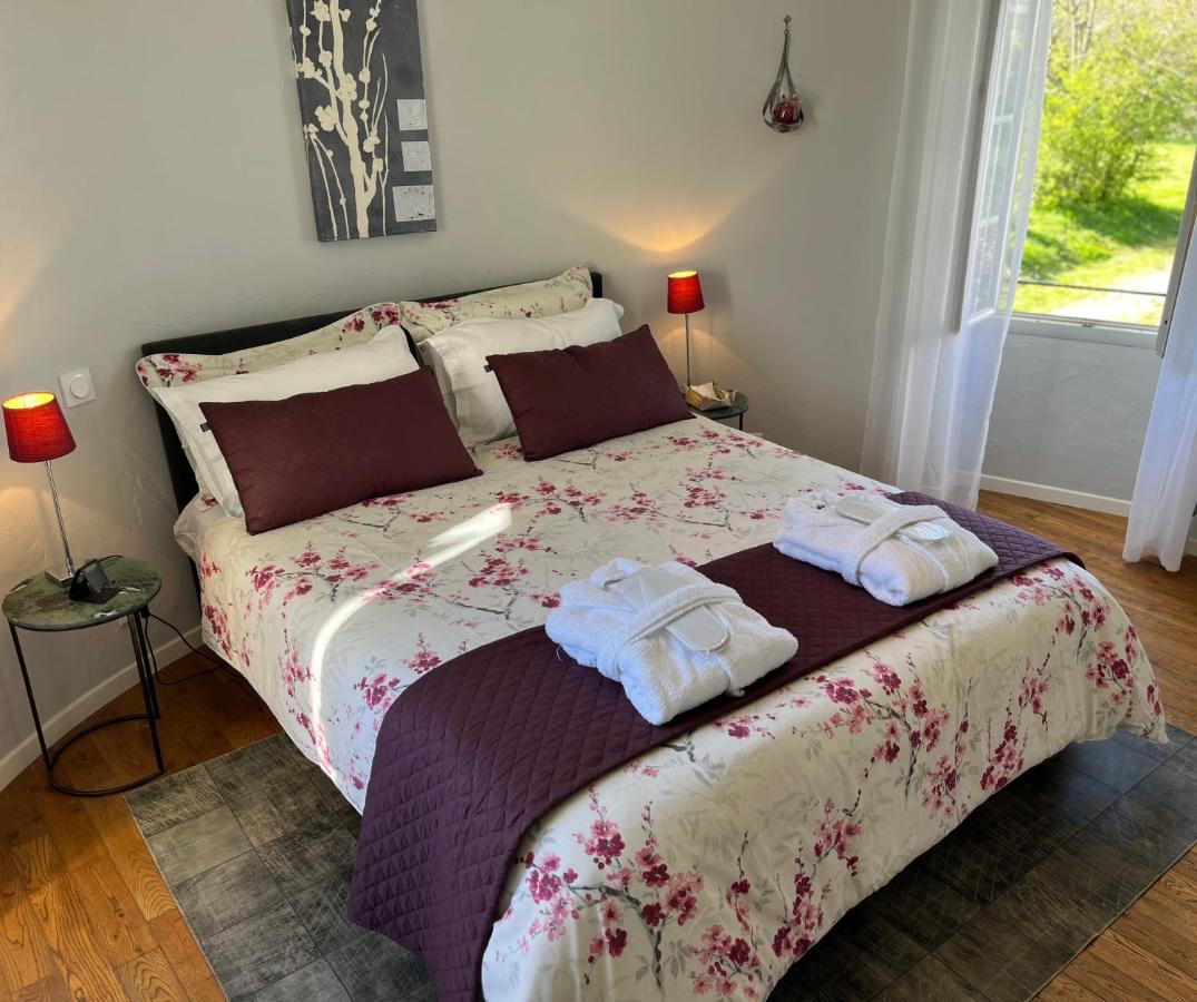 Ancien Haras De La Tour Bed & Breakfast Lamothe-Landerron Exterior photo