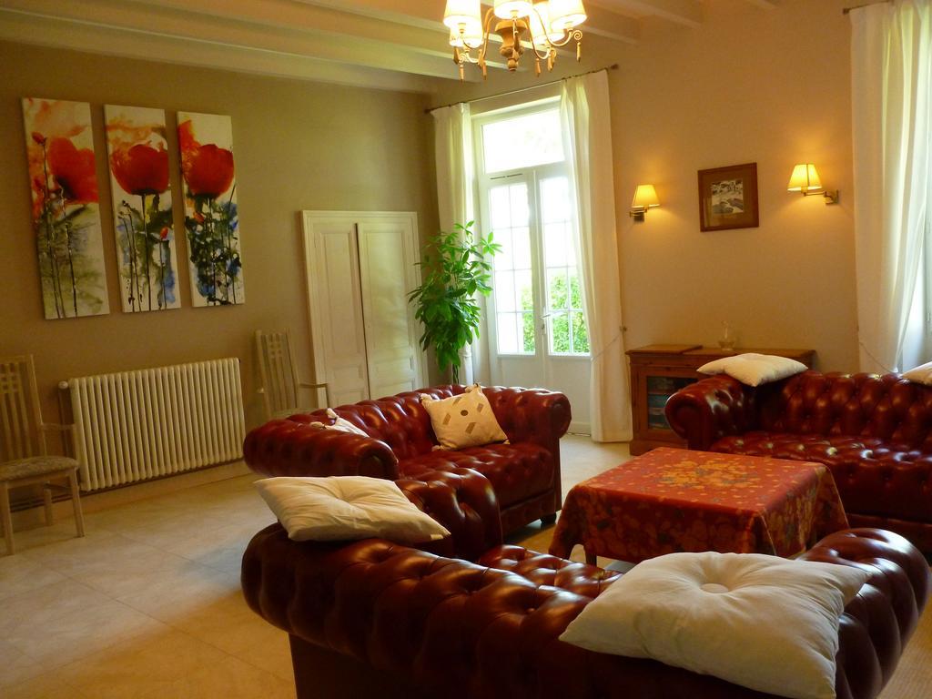Ancien Haras De La Tour Bed & Breakfast Lamothe-Landerron Exterior photo