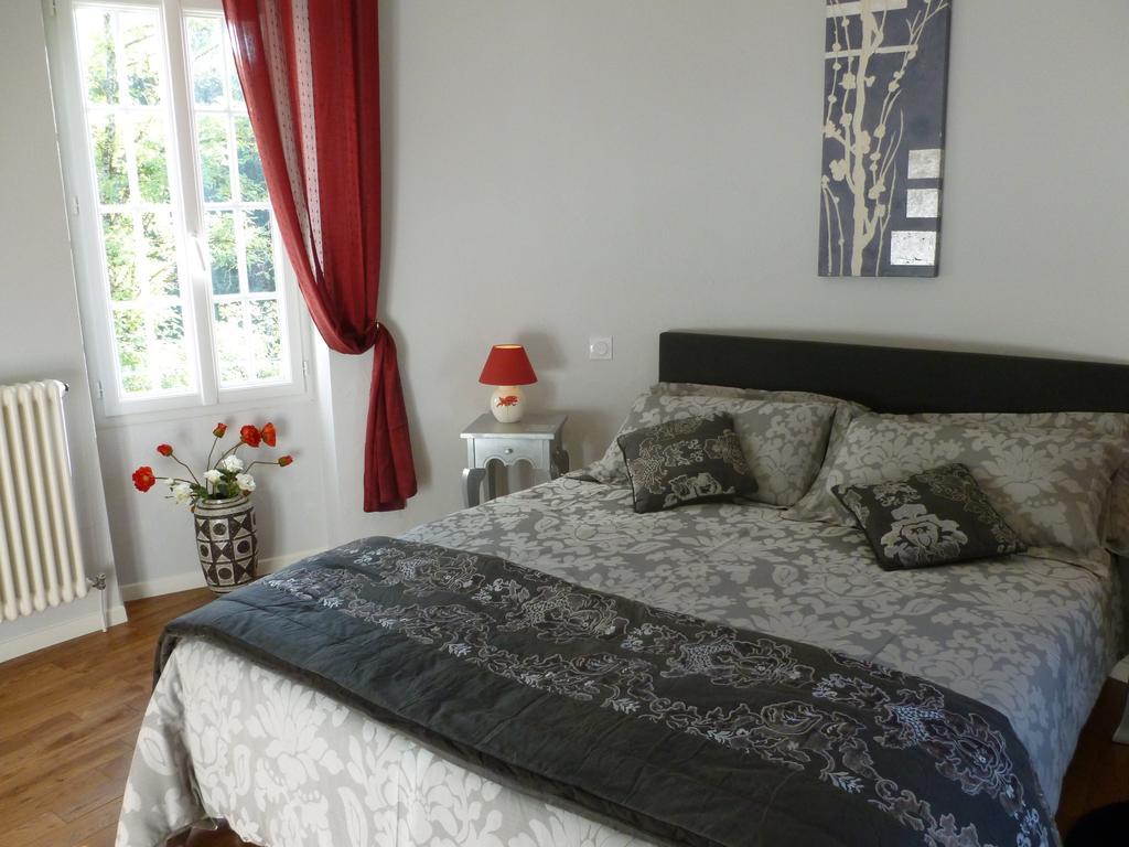 Ancien Haras De La Tour Bed & Breakfast Lamothe-Landerron Exterior photo