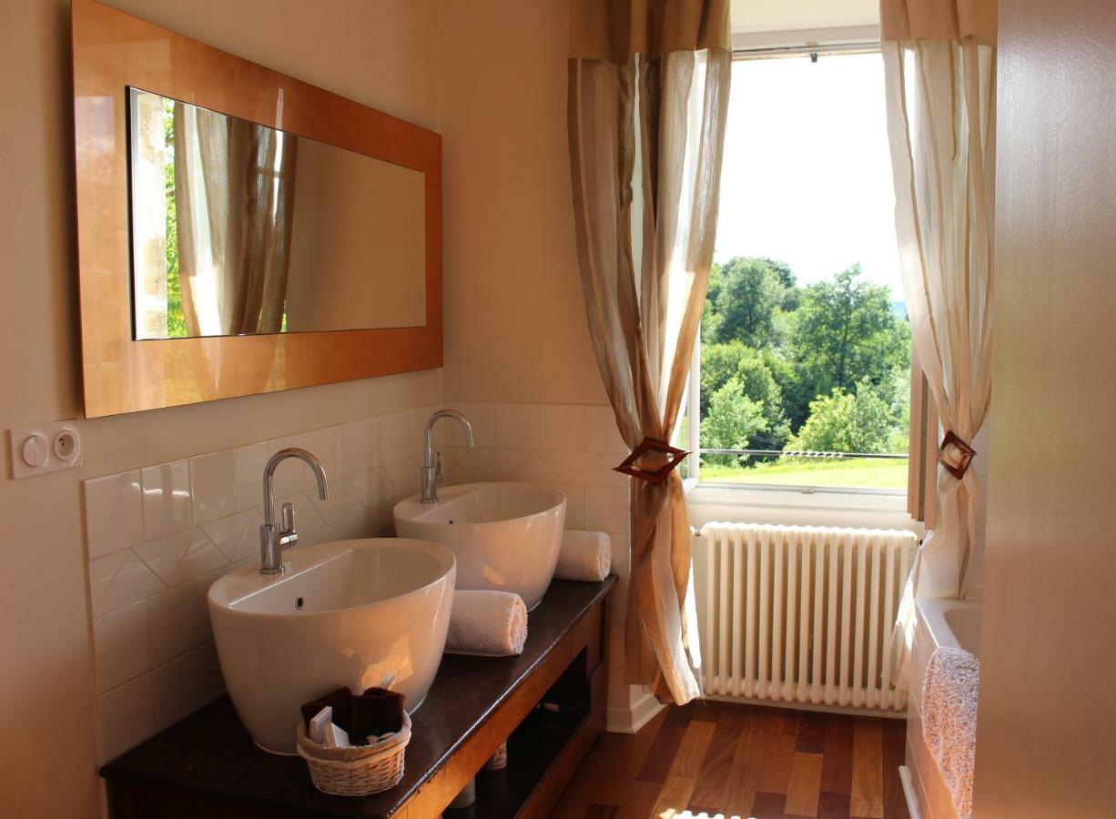 Ancien Haras De La Tour Bed & Breakfast Lamothe-Landerron Exterior photo